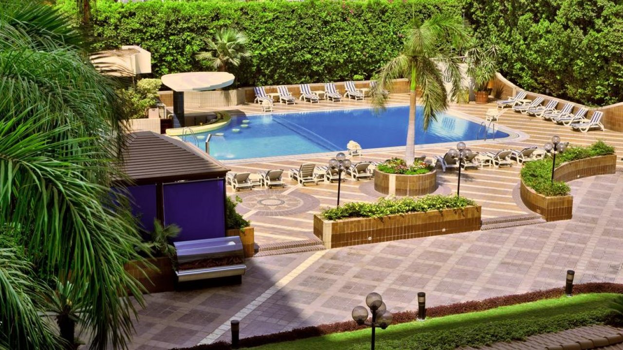 In & In Poolside lounge - Sonesta Hotel Cairo